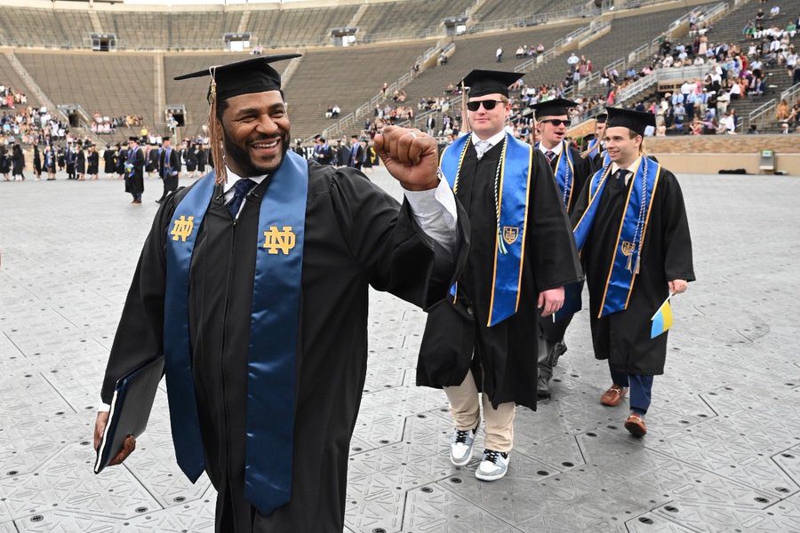Steelers HOF Jerome Bettis Graduating