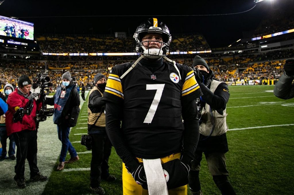 Steelers quarterback, Ben Roethlisberger, walks off Heinz Field for the final time in his career.