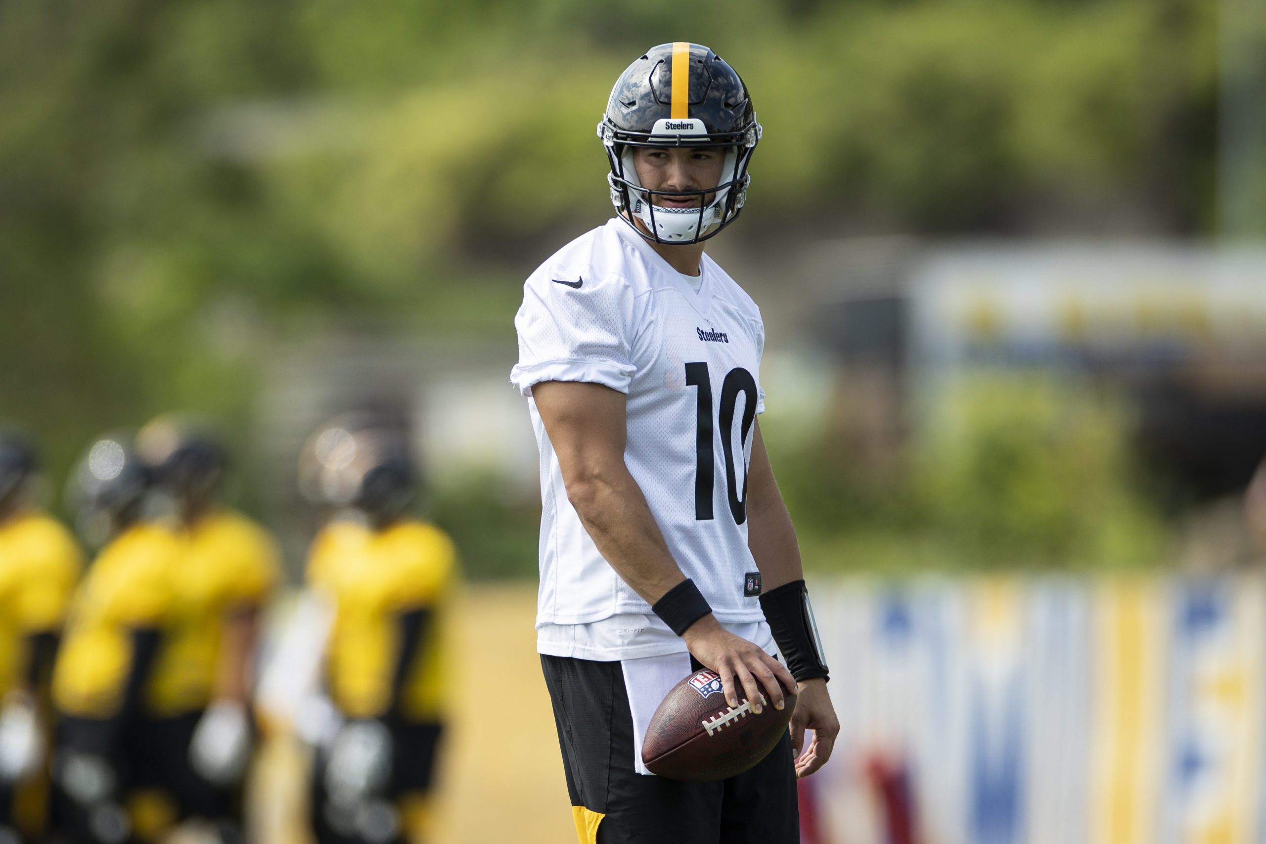 steelers, Mitch Trubisky, in better position, 2022