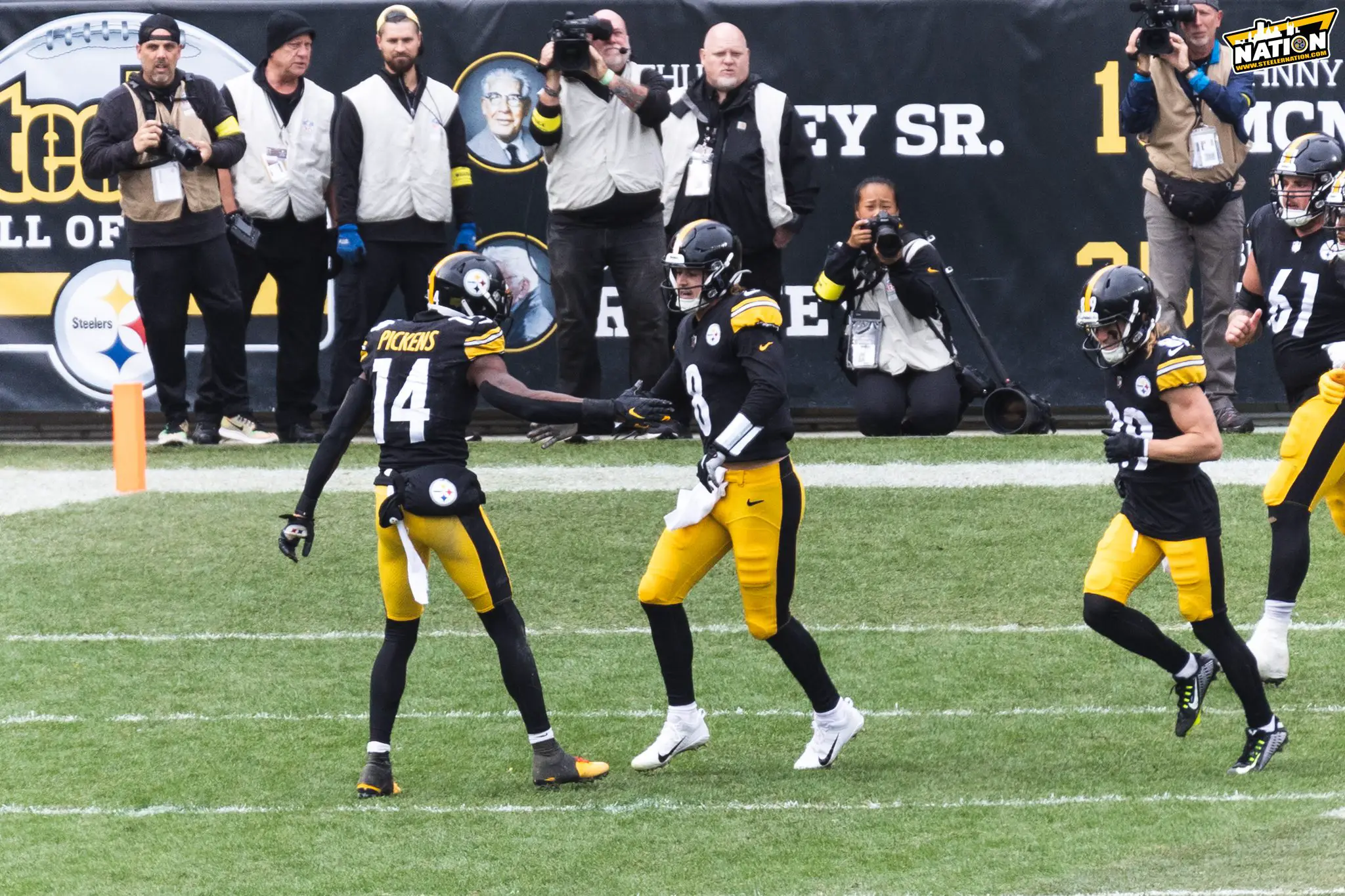 Steelers QB Kenny Pickett and WR George Pickens