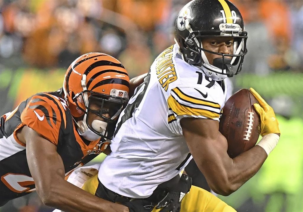 William Jackson III tackles Steelers WR JuJu Smith-Schuster