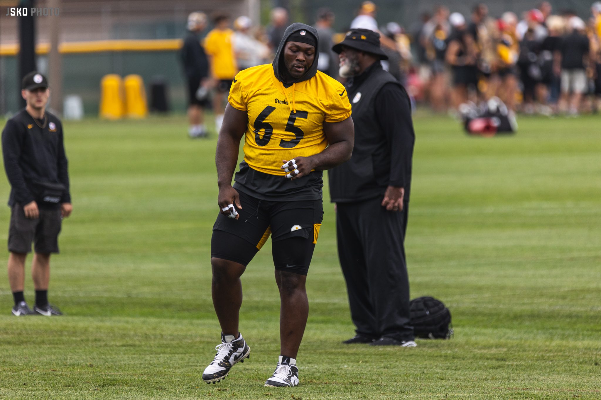 REPORT Steelers Bring Back Larry Ogunjobi On Big 3 Year Contract