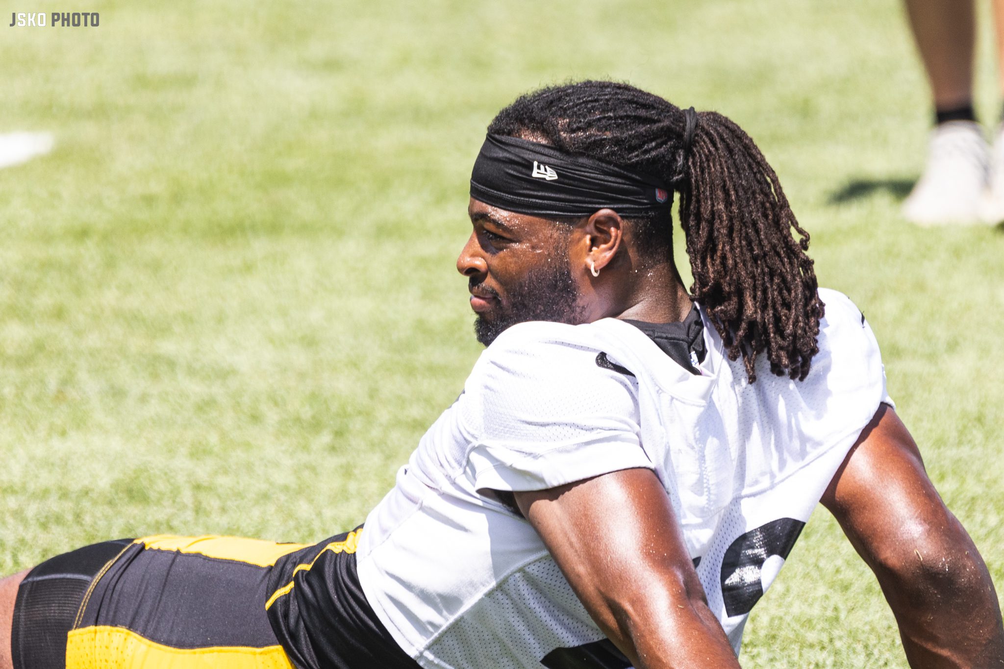yellow najee harris jersey