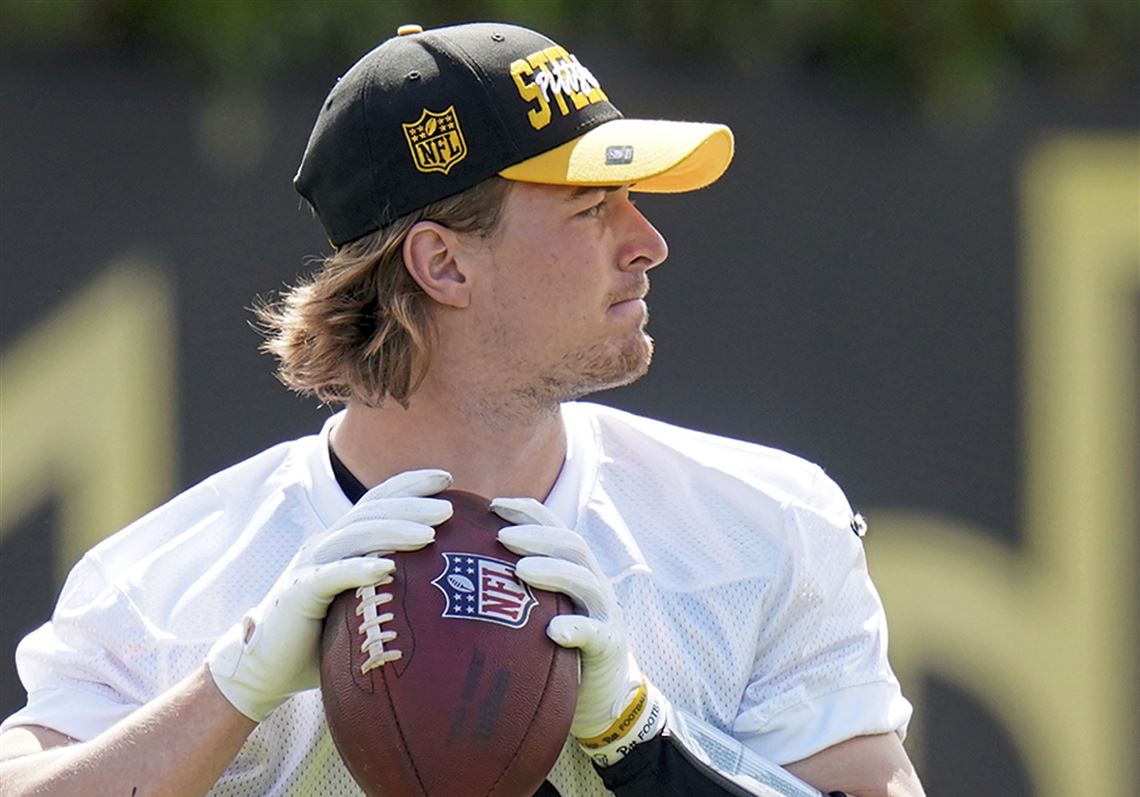Steelers Keeping Kenny Pickett As QB1 On The Depth Chart Despite Moving