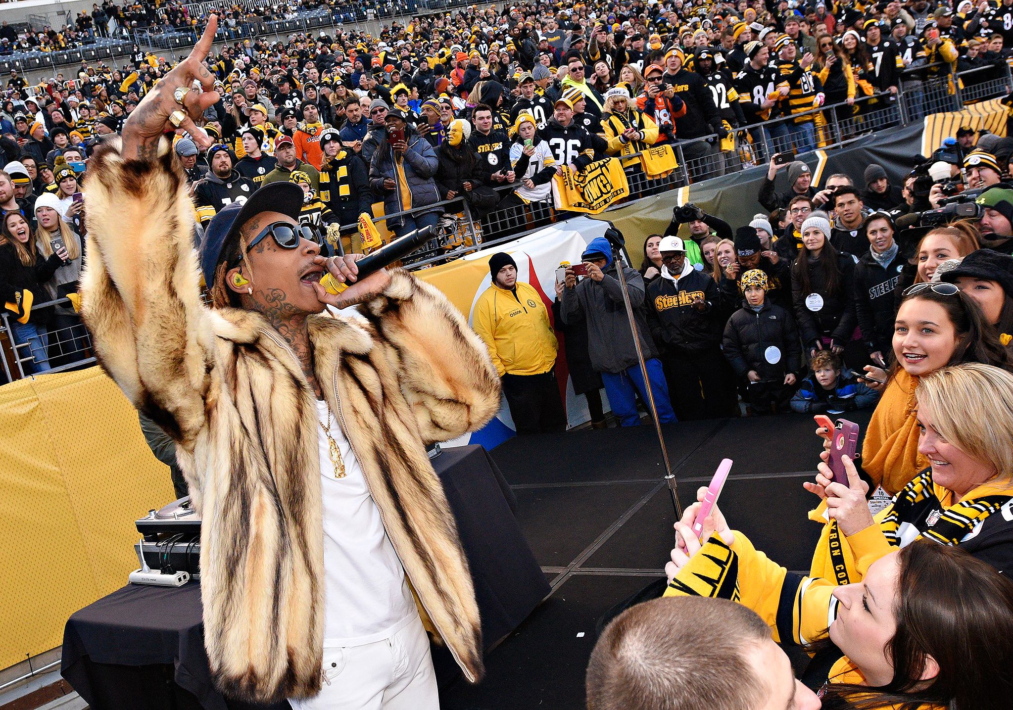 With 9 Weeks Left, Wiz Khalifa Drops New Steelers Anthem to Rally Pittsburgh