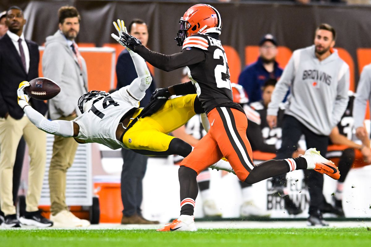 Steelers' Pickens Continues To Impress With Spectacular Catches