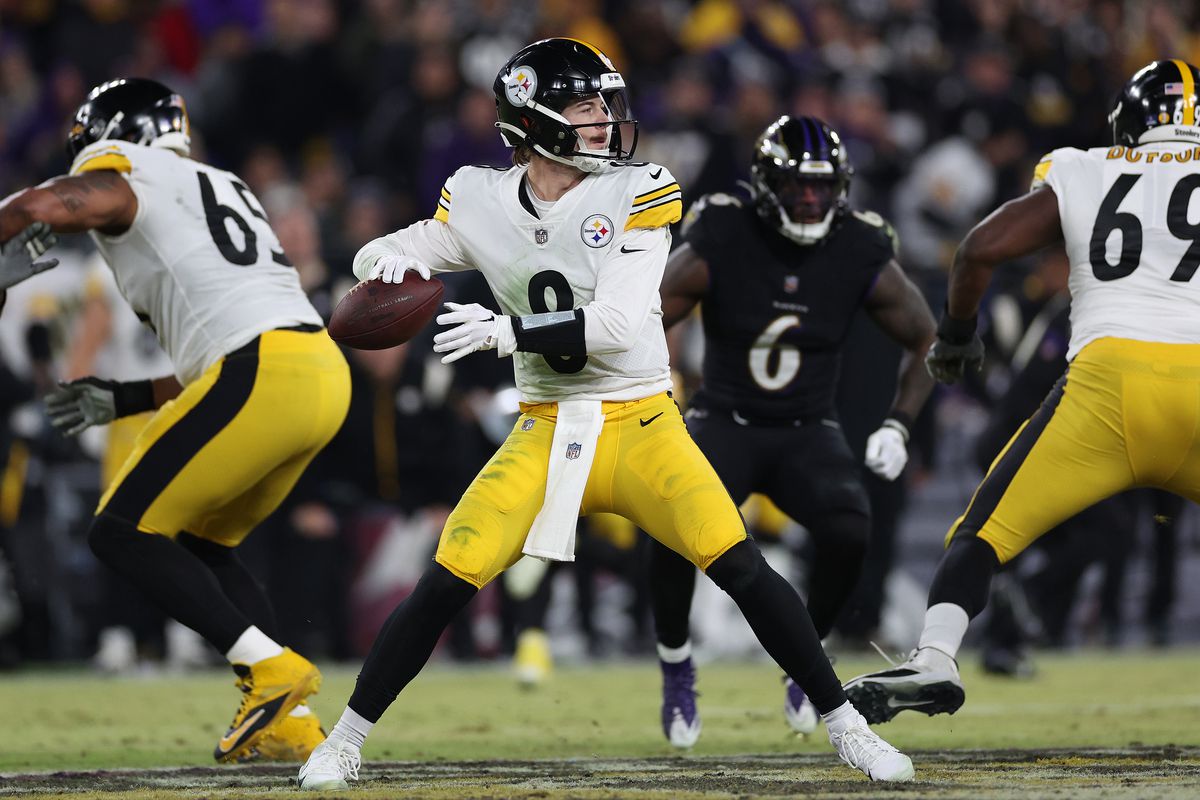 NFL flexes Steelers-Ravens to SNF in Week 17