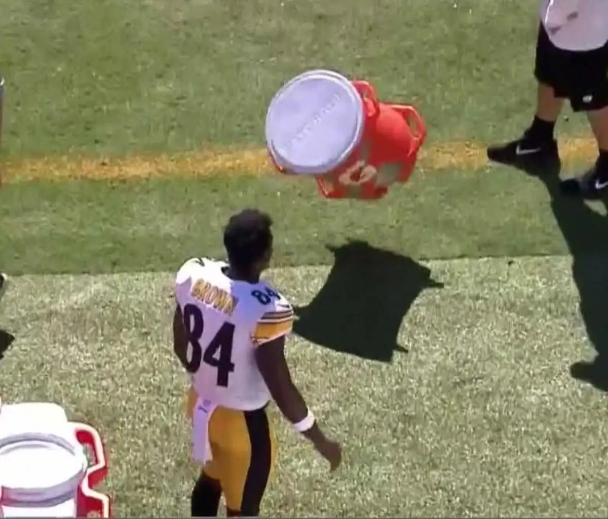 Former Steelers WR Antonio Brown s Sideline Meltdown In 2017