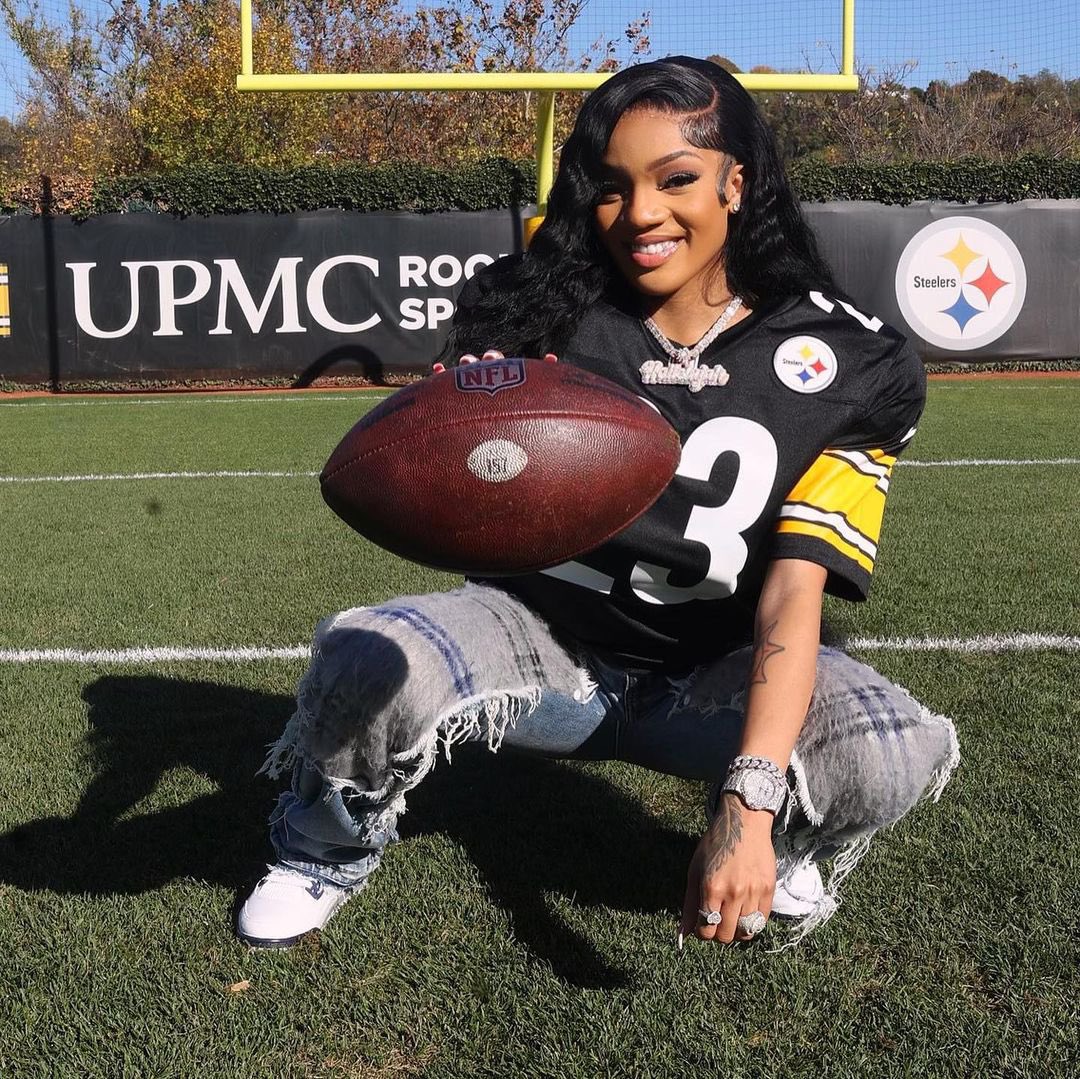 Steelers Fan And Rapper GloRilla Revealing She Plans To Drop A Song - Is GloRilla Dating Speedy? Fans Can’t Stop Speculating