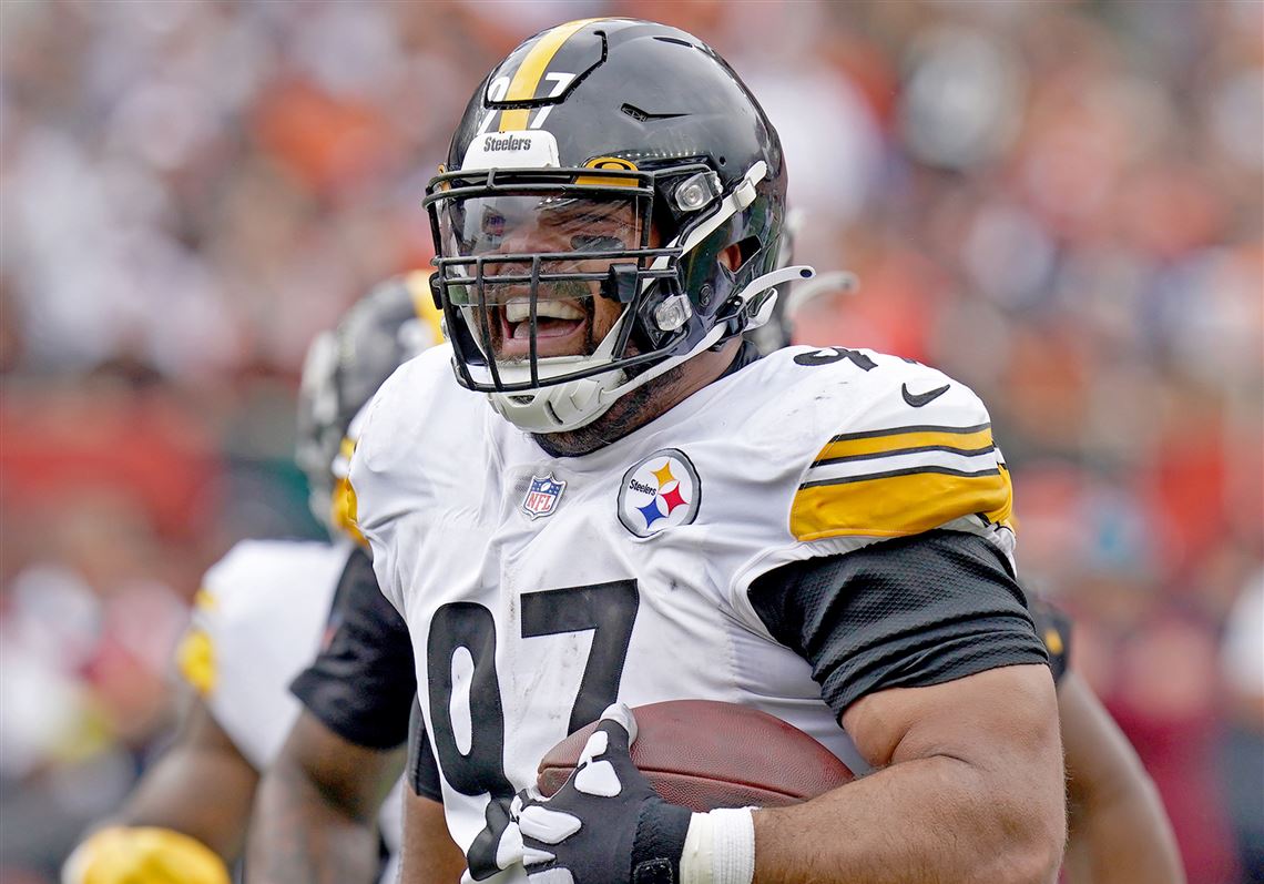 Cam Heyward: Mastermind On The Field, Clueless Off It? (Jason Mackey) - 90d9rnm