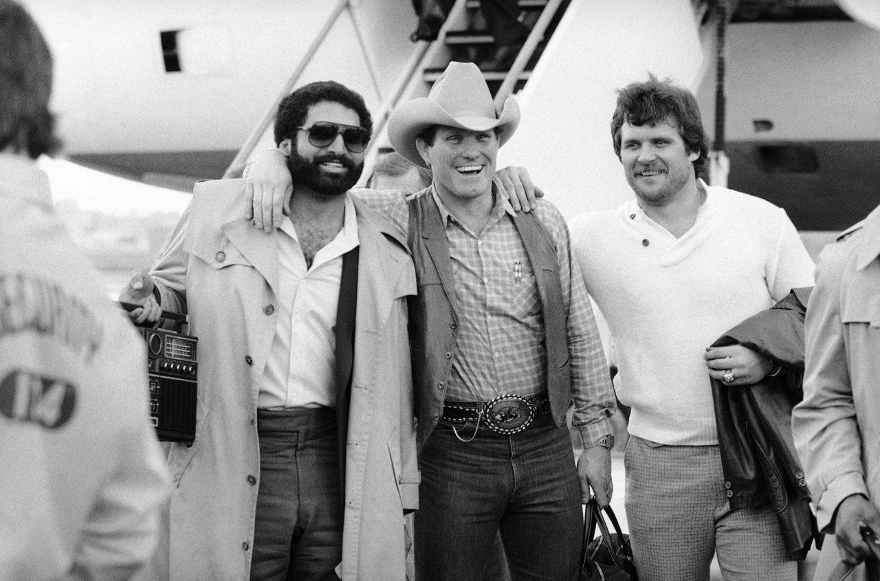 Steelers' Terry Bradshaw Making Headlines For All The Right Reasons In