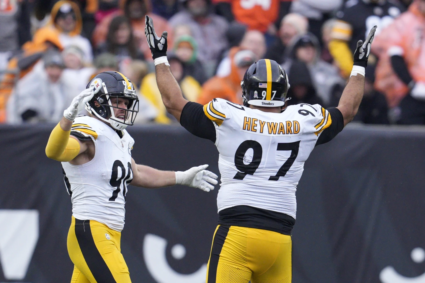 Cam Heyward'S Contract Standoff: A Look At Both Sides Of The Issue. - pk8sycl