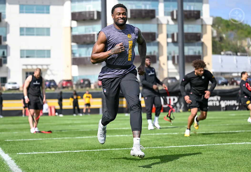 Steelers' Robert Woods Determined to Impart Veteran Wisdom to Young WR Room