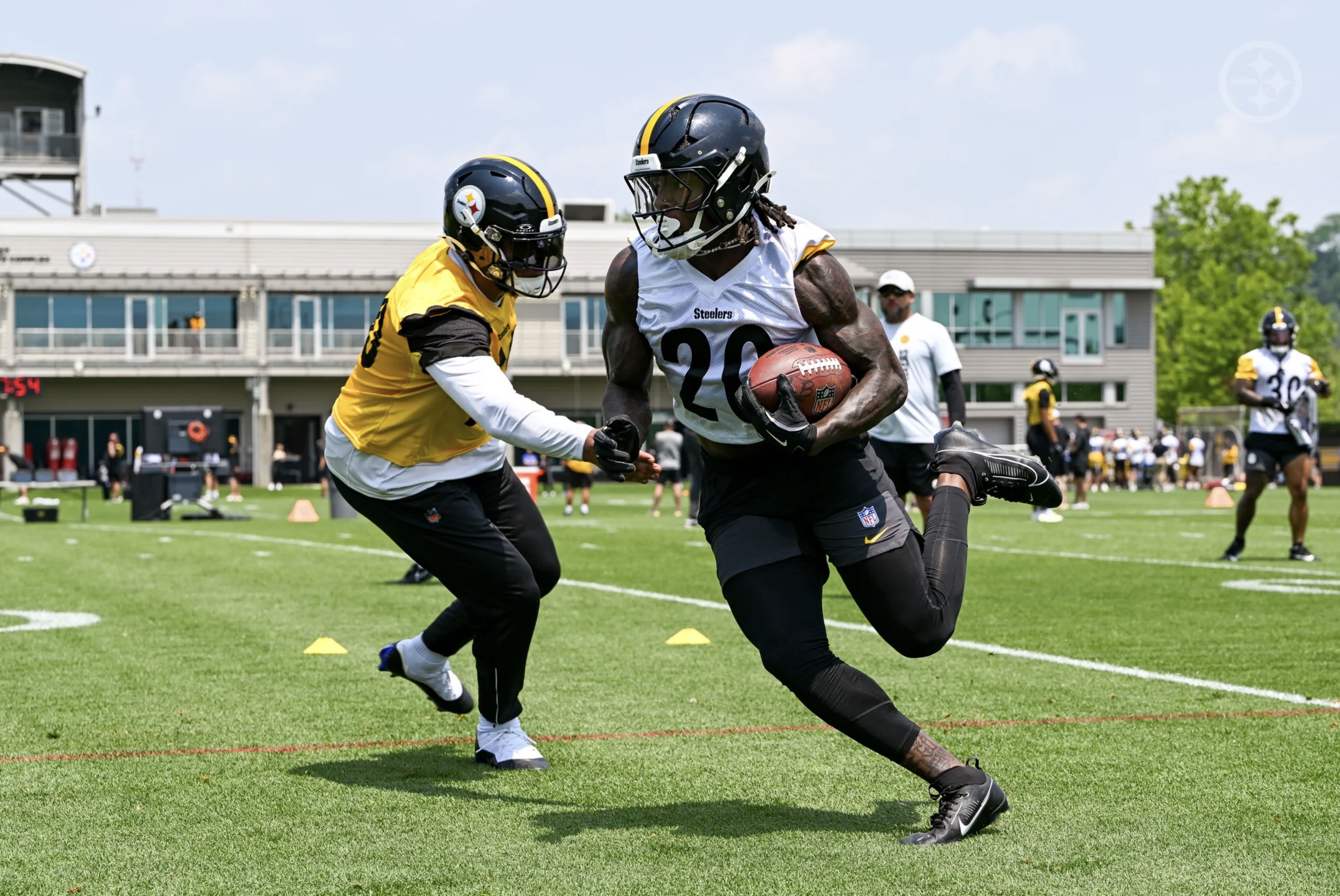 Steelers Mike Tomlin Gives Kaleb Johnson Powerful Comparison Steelers Mike Tomlin Gives Kaleb Johnson Powerful Comparison