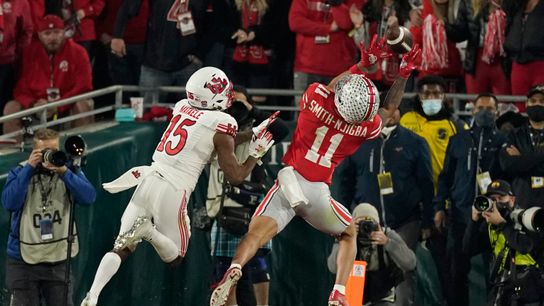 Jaxon Smith-Njigba makes over the shoulder touchdown catch against Utah in the Rose Bowl | Mark J. Terrill/AP Photo Jaxon Smith-Njigba makes over the shoulder touchdown catch against Utah in the Rose Bowl | Mark J. Terrill/AP Photo