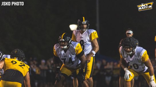 Steelers' Aaron Rodgers Took Unique Approach To Help Pittsburgh's Defense For Week 8 Against Packers. Photo by Jordan Schofield / SteelerNation (X: @JSKO_PHOTO)