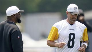 Steelers' Mike Tomlin Has Already Made 1 Critical Decision About Aaron Rodgers (Steelers News). Photo by Associated Press
