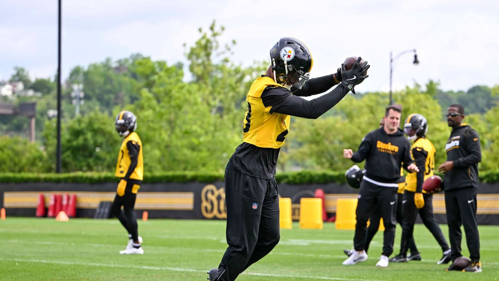 Steelers' Darius Slay Knows Exactly How To Fix Joey Porter Jr.: "He Can't Catch" (Steelers News). Photo by Alysa Rubin / Pittsburgh Steelers
