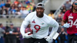 Steelers Likely Just Being Used By Jonnu Smith's Agent As Leverage Amid Trade Talks (Steelers News). Photo by Kirby Lee / Imagn Images