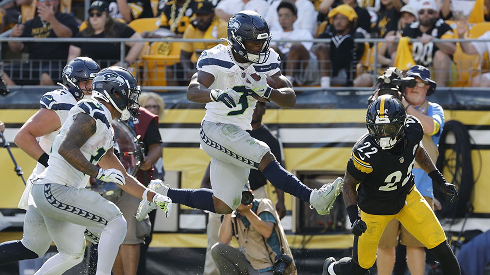 Steelers' "Great Defense" Gets Exposed After New Research Reveals Just How Historically Bad They Were (Steelers News). Photo by Hawk Blogger / X