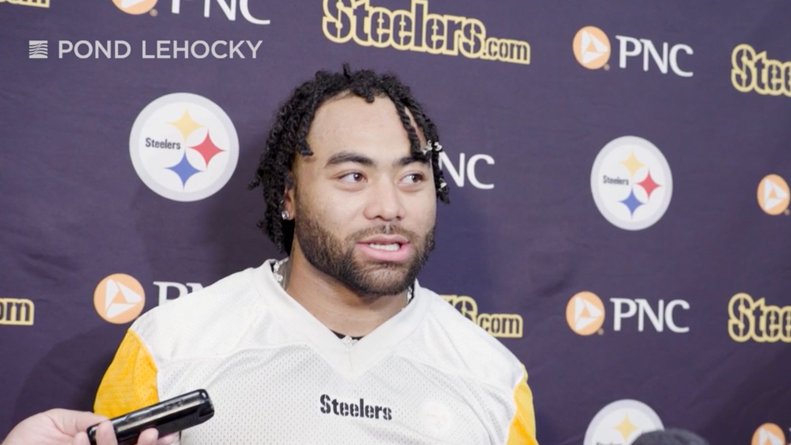 Steelers' Jaylen Warren Gets Honest About Rookie Kaleb Johnson Threatening His Spot (Steelers News). Photo by Steelers.com