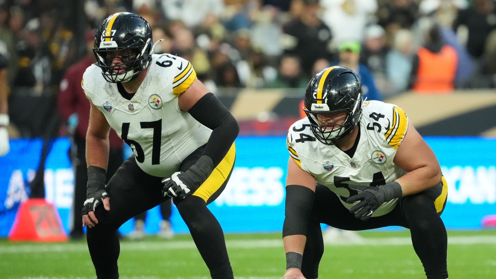Steelers' Elandon Roberts Makes Bold Claim About Center Zach Frazier (Steelers News). Photo by Kirby Lee / Imagn Images