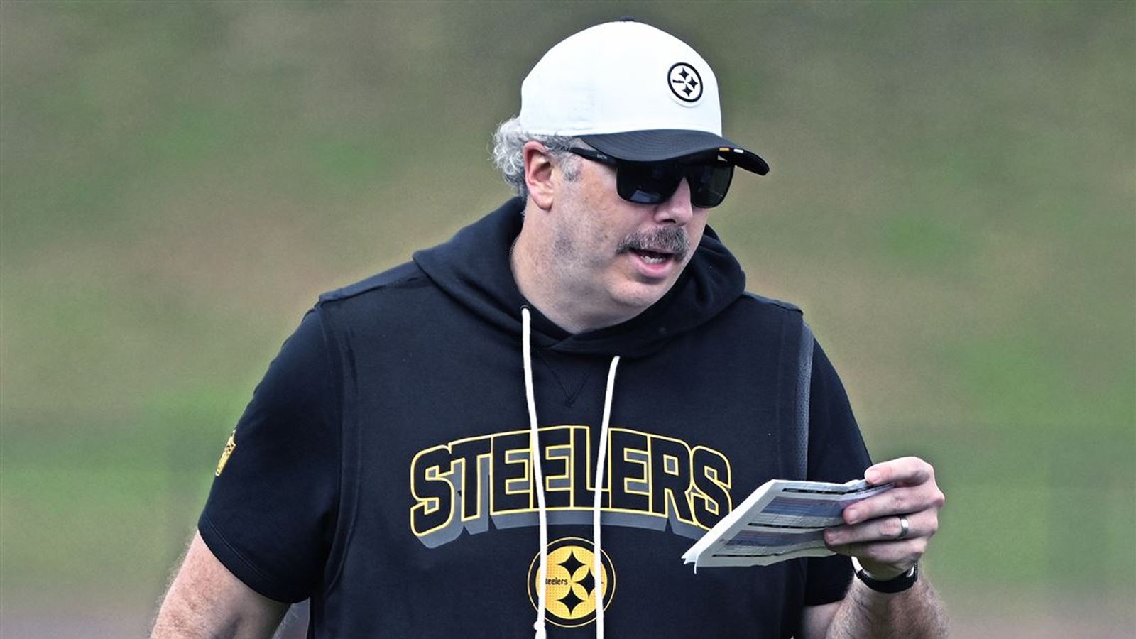 Former Steelers Offensive Coordinator Arthur Smith Exposed For Sabotaging Pat Freiermuth (Steelers News). Photo by Sebastian Foltz / Pittsburgh Post-Gazette