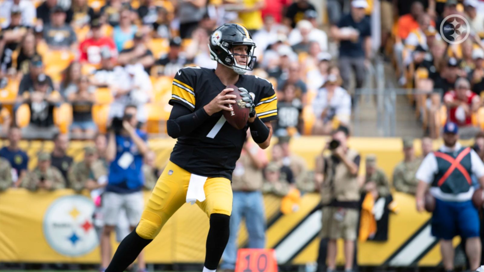 Steelers' Ben Roethlisberger Takes Direct Shot At Cleveland Ahead Of Thursday's Divisional Showdown (Steelers News). Photo by Karl Roser / Pittsburgh Steelers