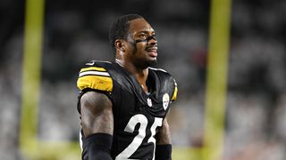 Steelers' DeShon Elliot Excited To Play Alongside One New Face On Pittsburgh's Roster (Steelers News). Photo by Sebastian Foltz / Pittsburgh Post-Gazette