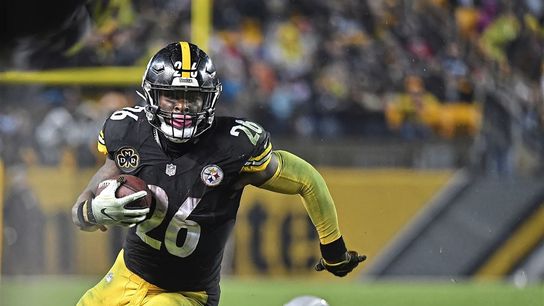 Steelers' Le'Veon Bell Takes Direct Shot At Kevin Colbert For 2018 Contract Drama. Photo by Peter Diana / Pittsburgh Post-Gazette