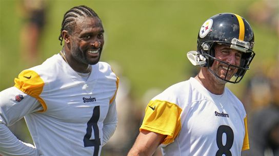 Steelers Still Confident That Aaron Rodgers Remains A Top Quarterback In The NFL. Photo by Gene J. Puskar / Associated Press