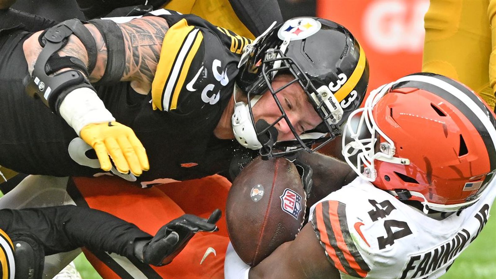 Steelers' Jack Sawyer Named Surprise Breakout Candidate For 2026 (Steelers News). Photo by Justin Guido / Pittsburgh Post-Gazette