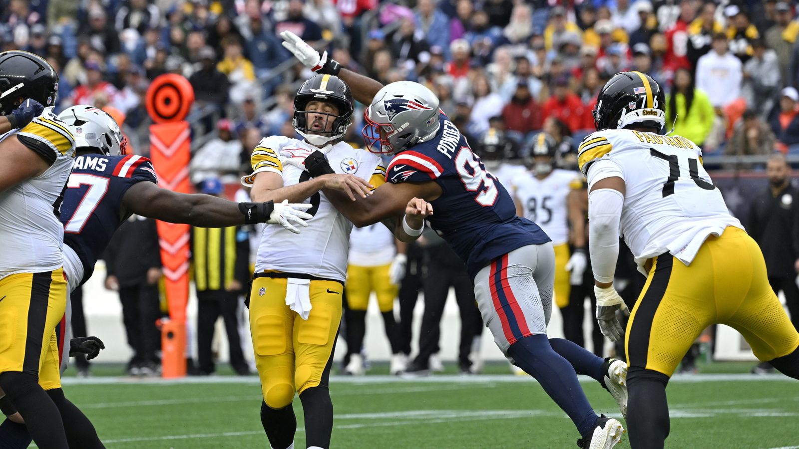 Steelers Fans Get Offensive Update From Aaron Rodgers That Could Spark Worry (Steelers News). Photo by Eric Canha / Imagn Images