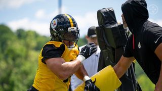 League Sources Identify Most Likely Landing Spot For Steelers' Alex Highsmith (Steelers News). Photo by Taylor Ollason / Pittsburgh Steelers
