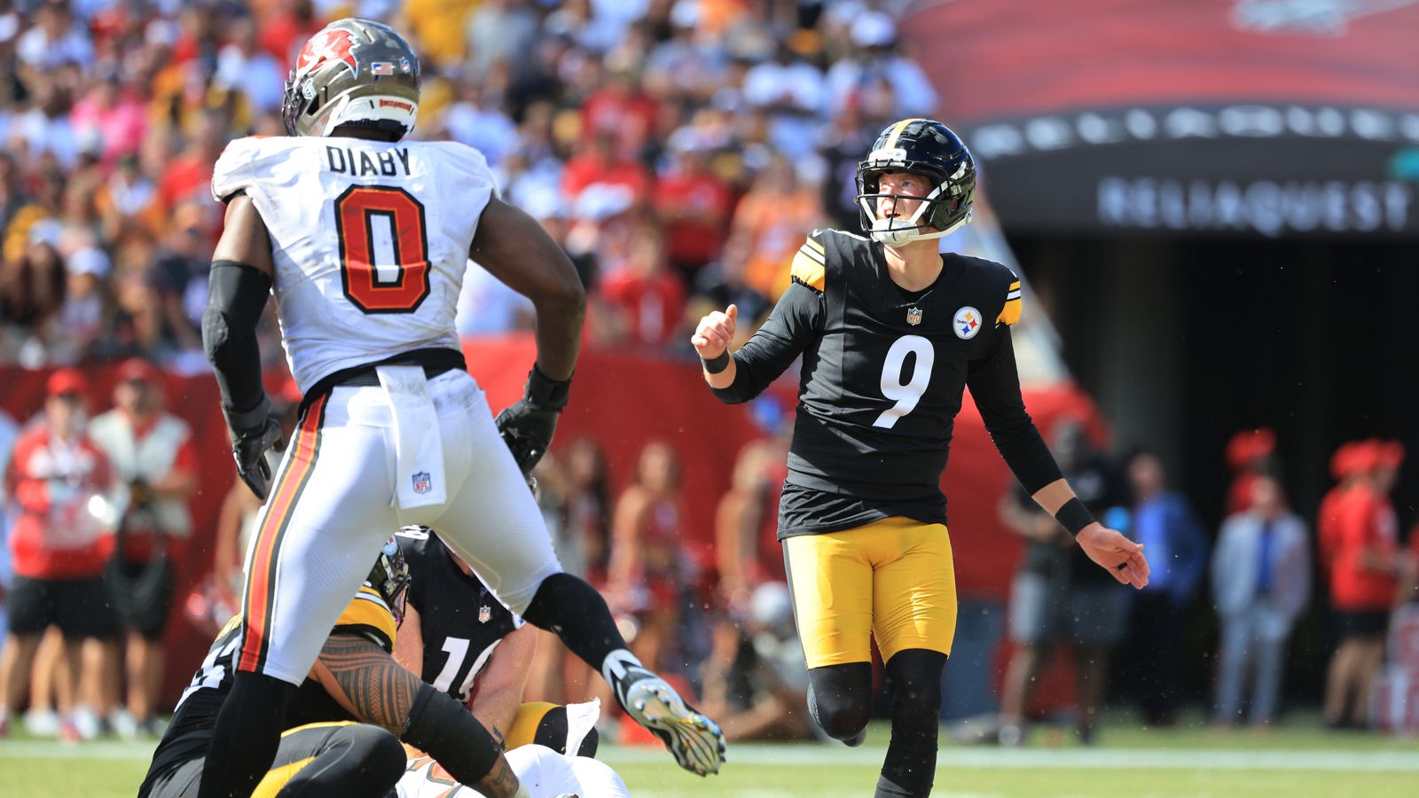 Steelers Fans Find Out Referees Sabotaged Chris Boswell's Important Field Goal Attempt (Steelers News). Photo by Kim Klement Neitzel / Imagn Images