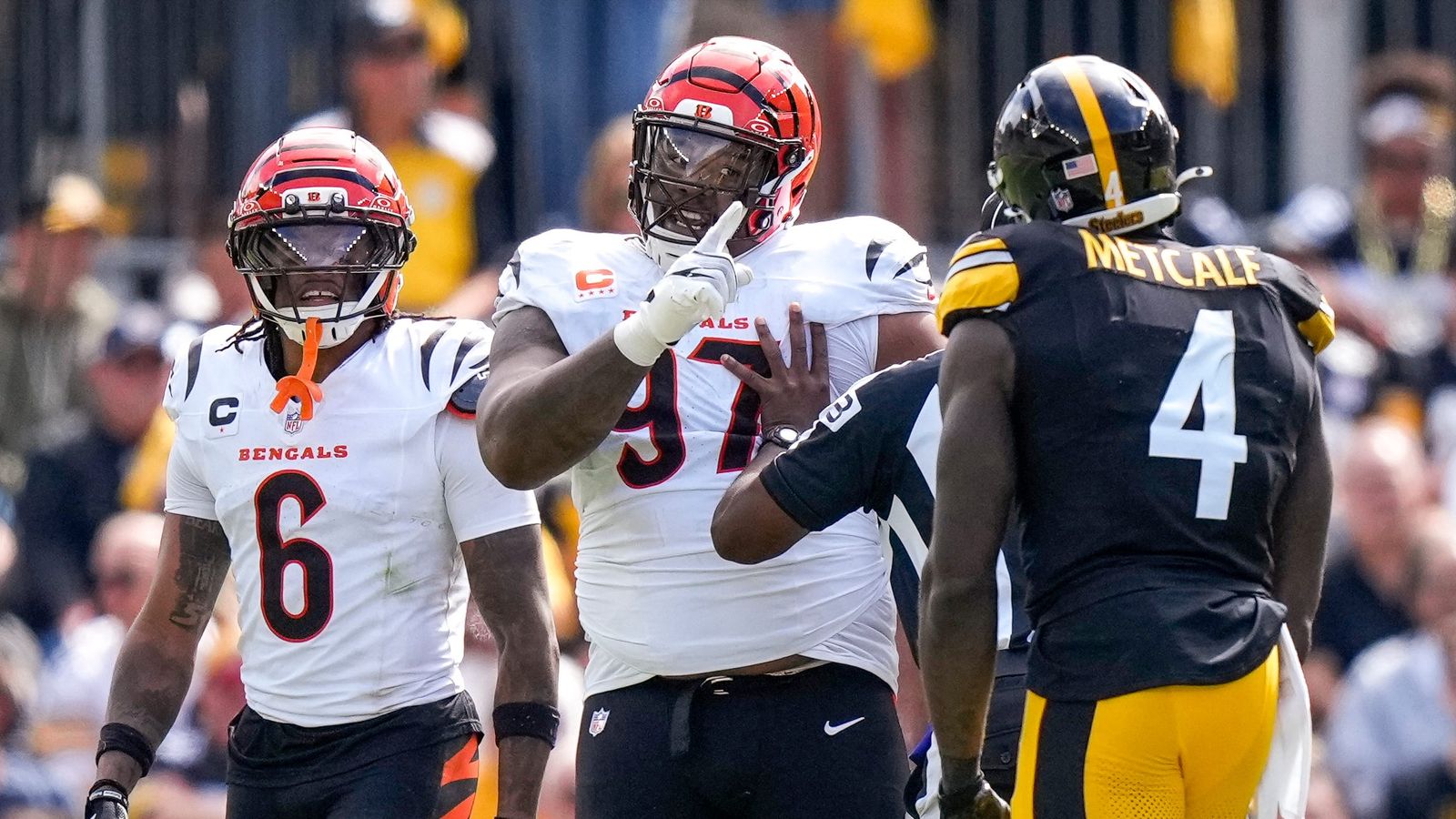 Bengals' Dexter Lawrence Shuts Down Steelers' Hype With Cheap Statement Following Loss (Steelers News). Photo by Sam Greene / The Enquirer / USA TODAY NETWORK