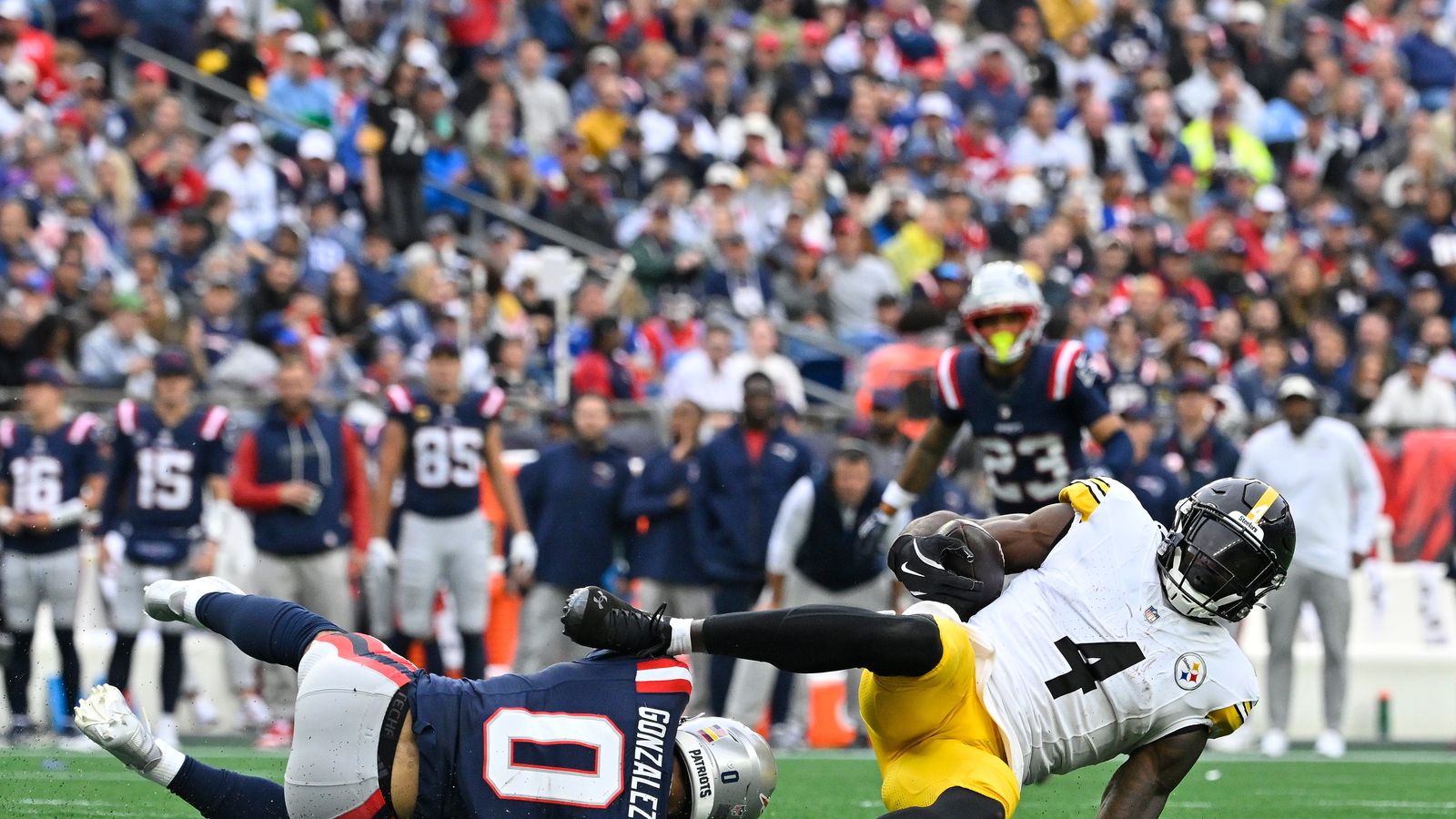 Patriots' All-Pro Speaks On Watching Steelers' DK Metcalf Completely Crumble (Steelers News). Photo by Eric Canha / Imagn Images
