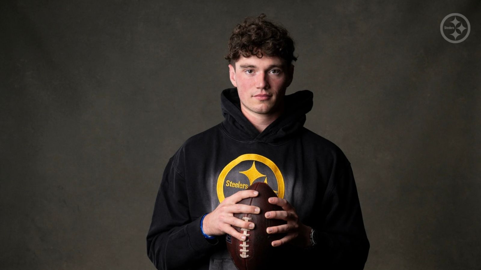 Steelers' Mike McCarthy's "Magic Touch" Could Turn Drew Allar Into The Best Pick Of The 2026 NFL Draft (Steelers News). Photo by Karl Roser / Pittsburgh Steelers