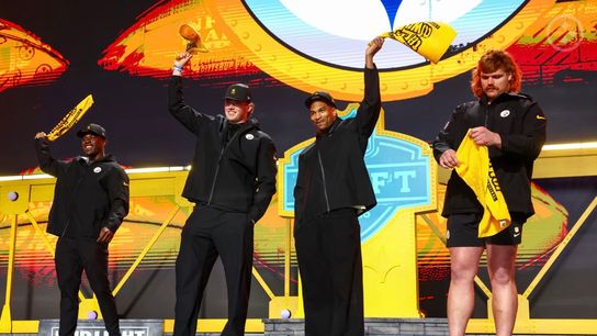 Steelers' Exciting Rookie Gennings Dunker Expected To Have "Tougher Road" As Fans Are Made Aware Of His Deficiencies. Photo by Jared Wickerham / Pittsburgh Steelers