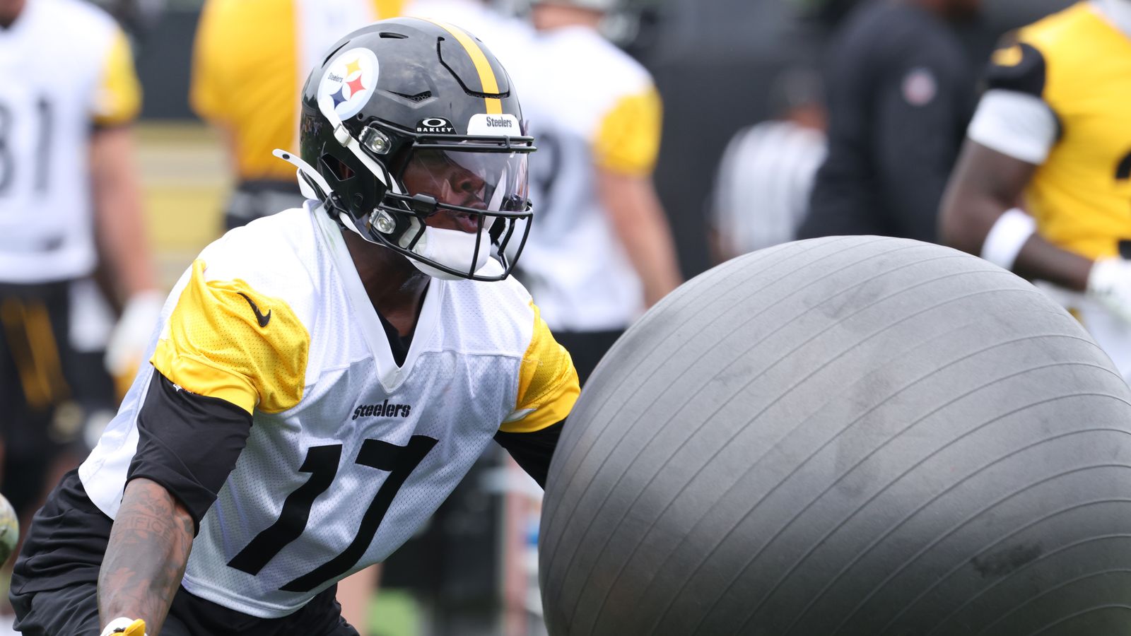 Steelers Rookie Germie Bernard Has Questionable Comments About AFC North Football (Steelers News). Photo by © Charles LeClaire / Imagn Images