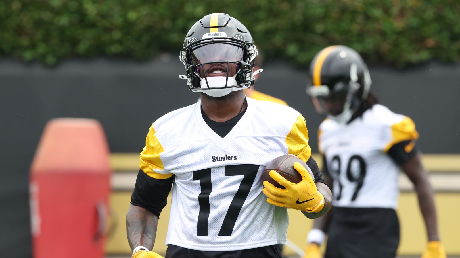 One Of My Favorite Guys": Steelers' Germie Bernard Receives Strong Comparison To All-Pro By Former NFL Executive