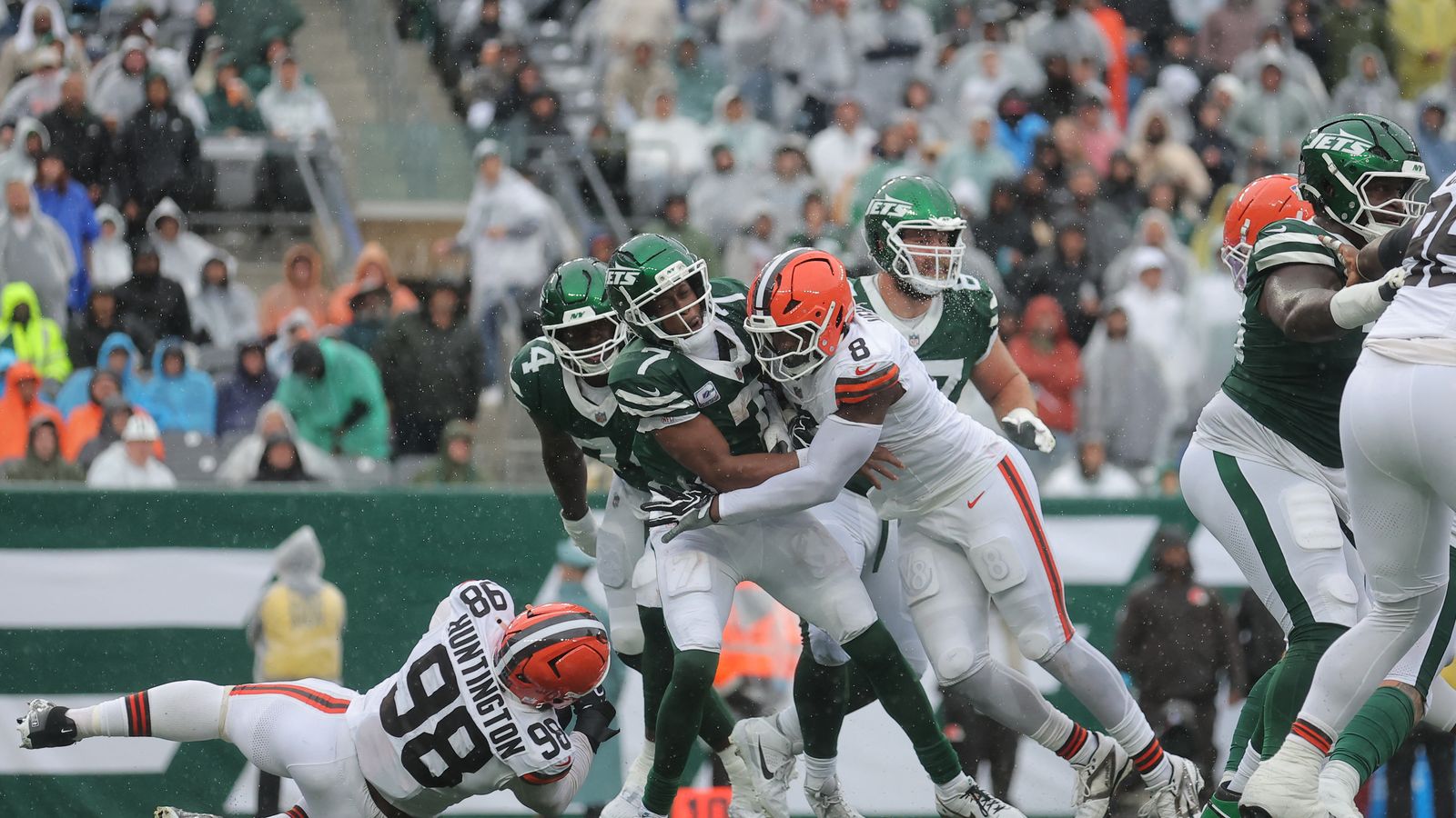 Browns Star Jared Verse Takes Bizarre Shot At Entire Steelers Team: "'Bout To Make Pittsburgh Ours" (Steelers News). Photo by Brad Penner / Imagn Images