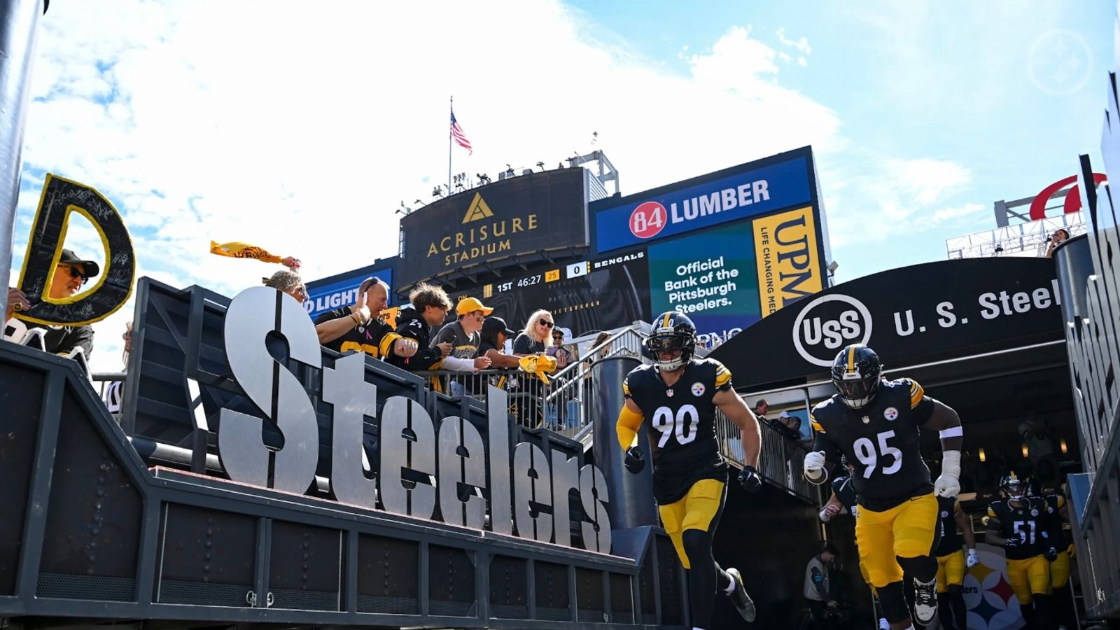 Former Steelers LB Vince Williams Blasts Keeanu Benton For Lousy Play After His Big Payday (Steelers News). Photo by Karl Roser / Pittsburgh Steelers