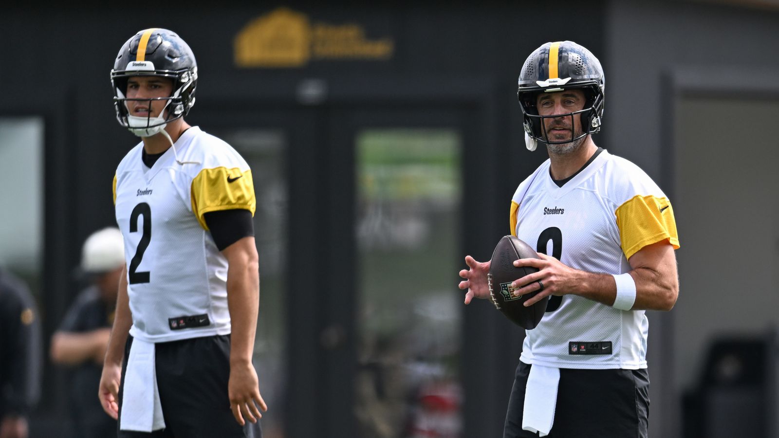 Steelers QB Gets Critical Over The Way Mike Tomlin Used To Run The Show In Pittsburgh (Steelers News). Photo by Barry Reeger / Imagn Images