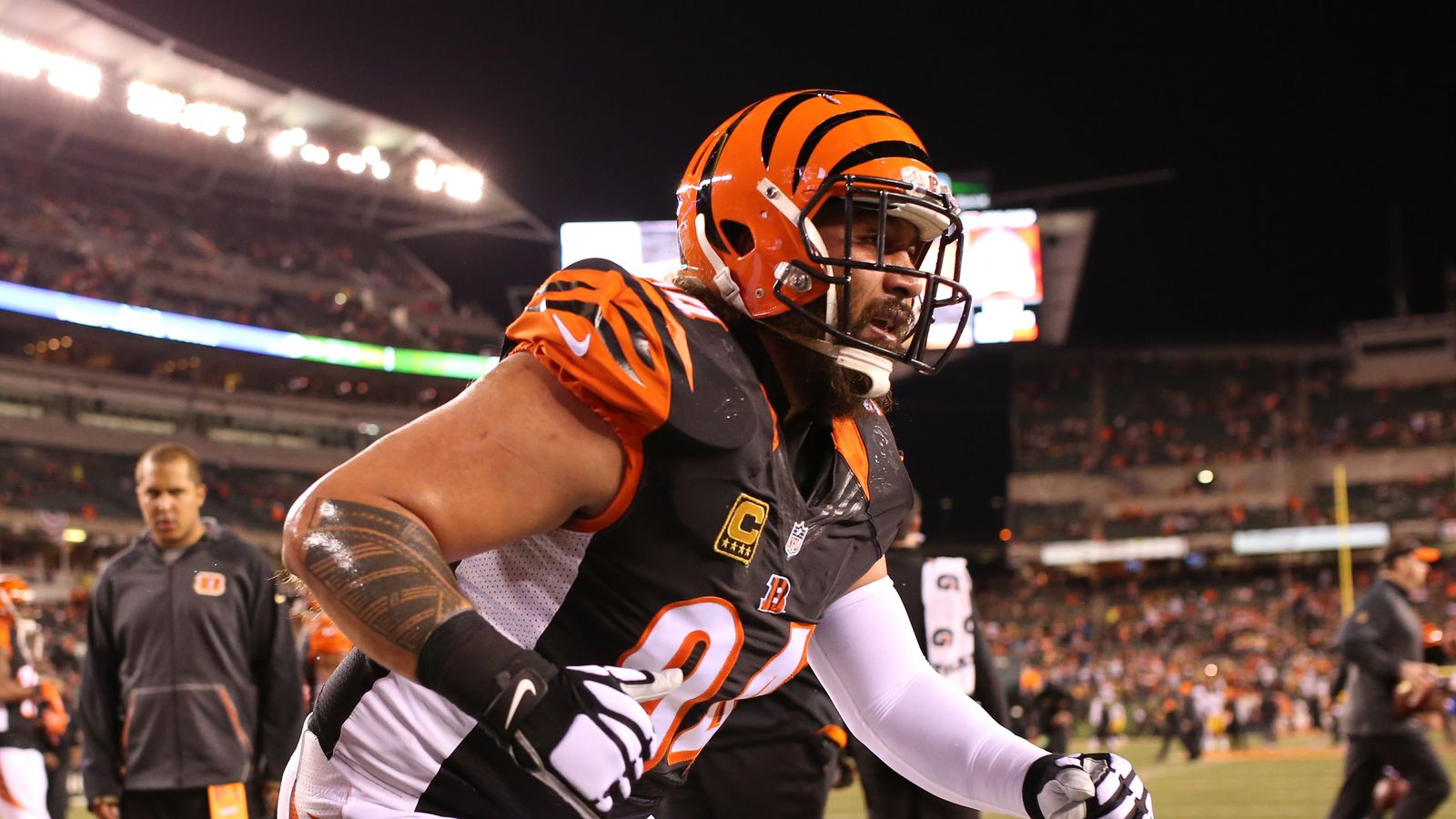 Steelers’ New DL Coach Domata Peko Brings Rare Advantage In 2026 (Steelers News). Photo by Aaron Doster / Imagn-Images