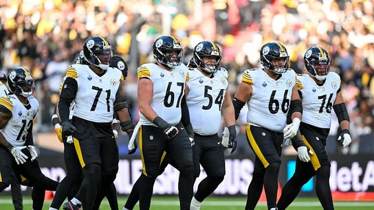 Steelers' Mike McCarthy Gave His Offensive Line Their Flowers After A Masterclass Performance (Steelers News)