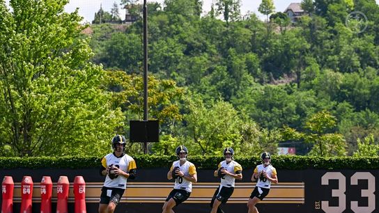 Steelers Aaron Rodgers, Will Howard, Mason Rudolph, and Drew Allar Steelers Aaron Rodgers, Will Howard, Mason Rudolph, and Drew Allar