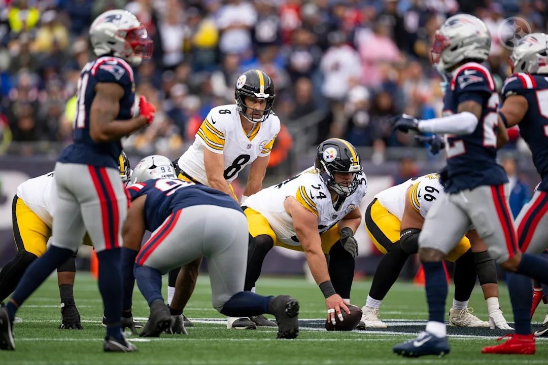 Steelers' Zach Frazier and Aaron Rodgers Steelers' Zach Frazier and Aaron Rodgers