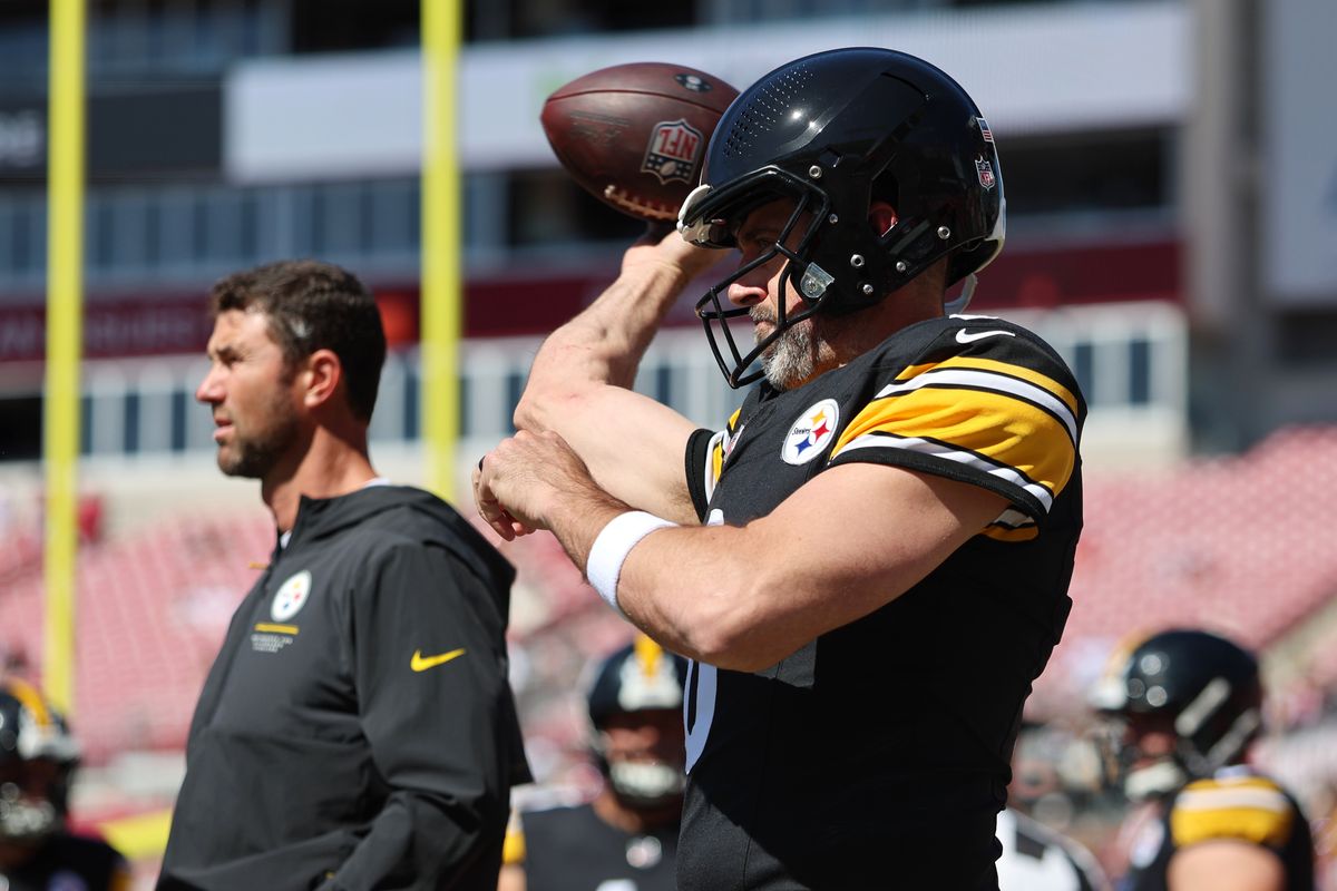 Steelers' Aaron Rodgers Steelers' Aaron Rodgers