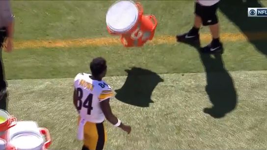 Steelers' Viral Incident With An Infuriated Antonio Brown And An Innocent Gatorade Cooler Finally Gets Explained (Steelers News)